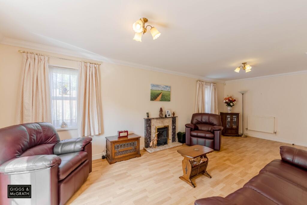 House in Huntingdonshire, Warboys - More