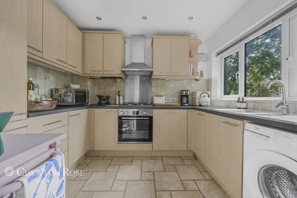 House in Slough - View 5