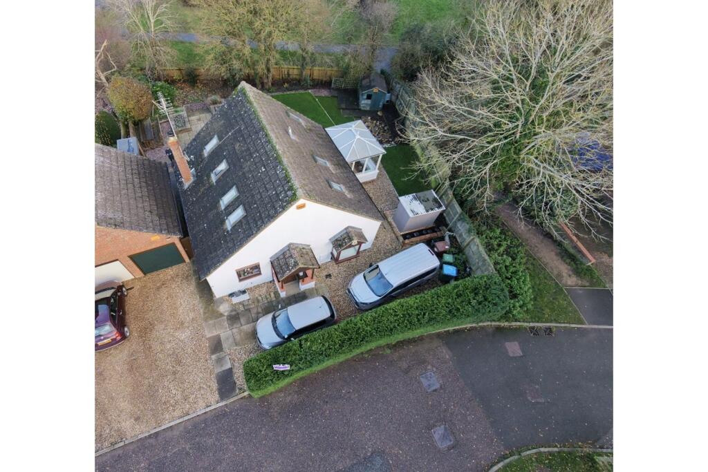 Gorrell Close, Tingewick, Buckingham, MK18 photo 3