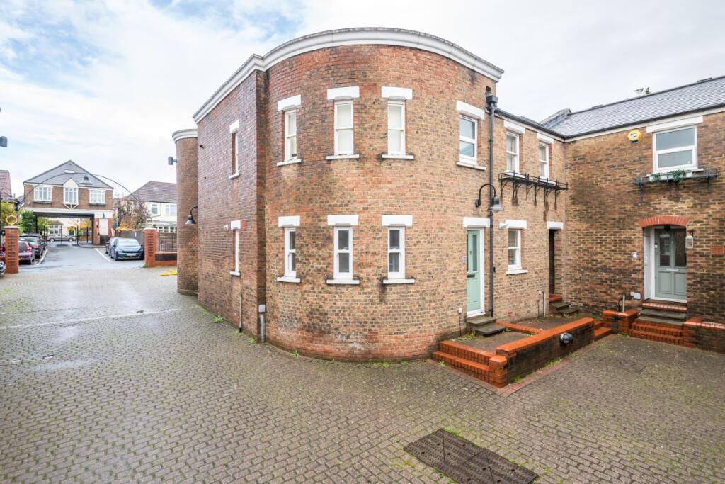 Main image of property: Chichester Mews, London