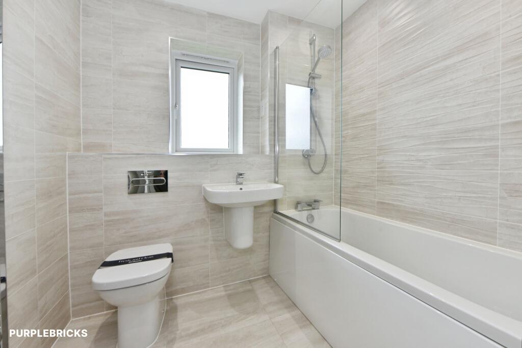 House in Oldham - View 3