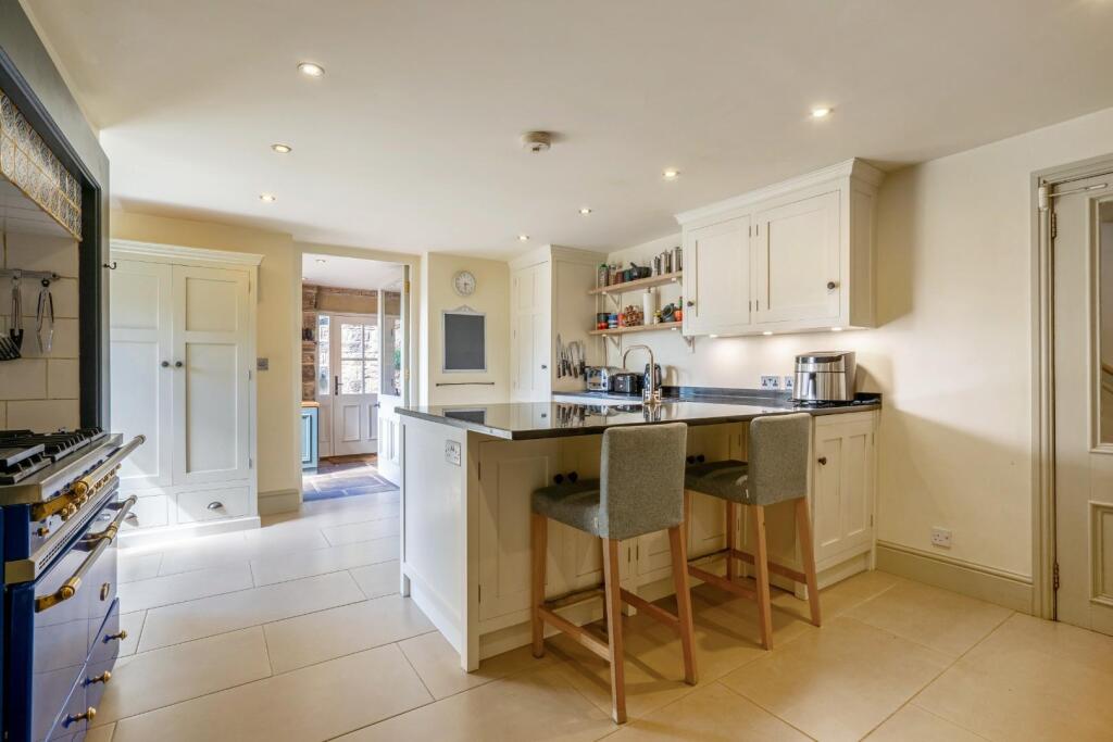 House in Bradford, Brooklands Estate, Menston - View 5