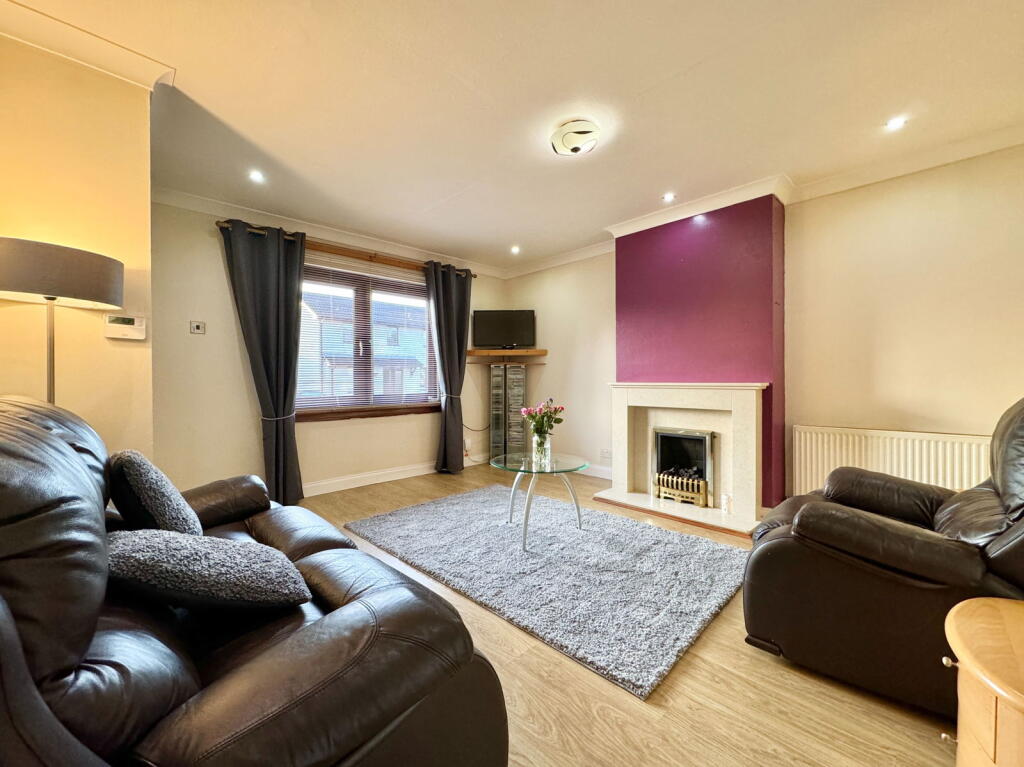 35, Mayfield Drive, Longcroft, Bonnybridge, FK4 1QE photo 2