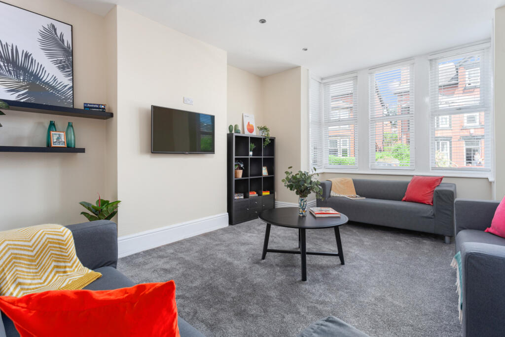 Main image of property: 5 Estcourt Avenue, Headingley, Leeds, LS6 3ES