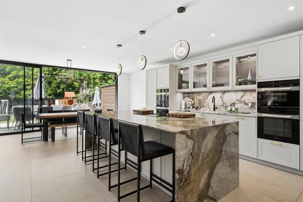 House in Watford - View 4