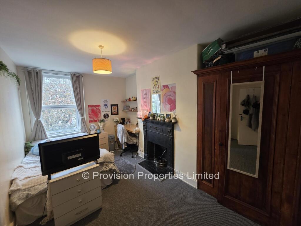 8 bedroom terraced house for rent