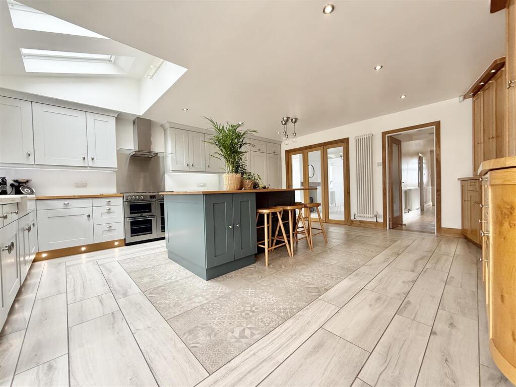 Grange Drive, Glen Parva, Leicester photo 4