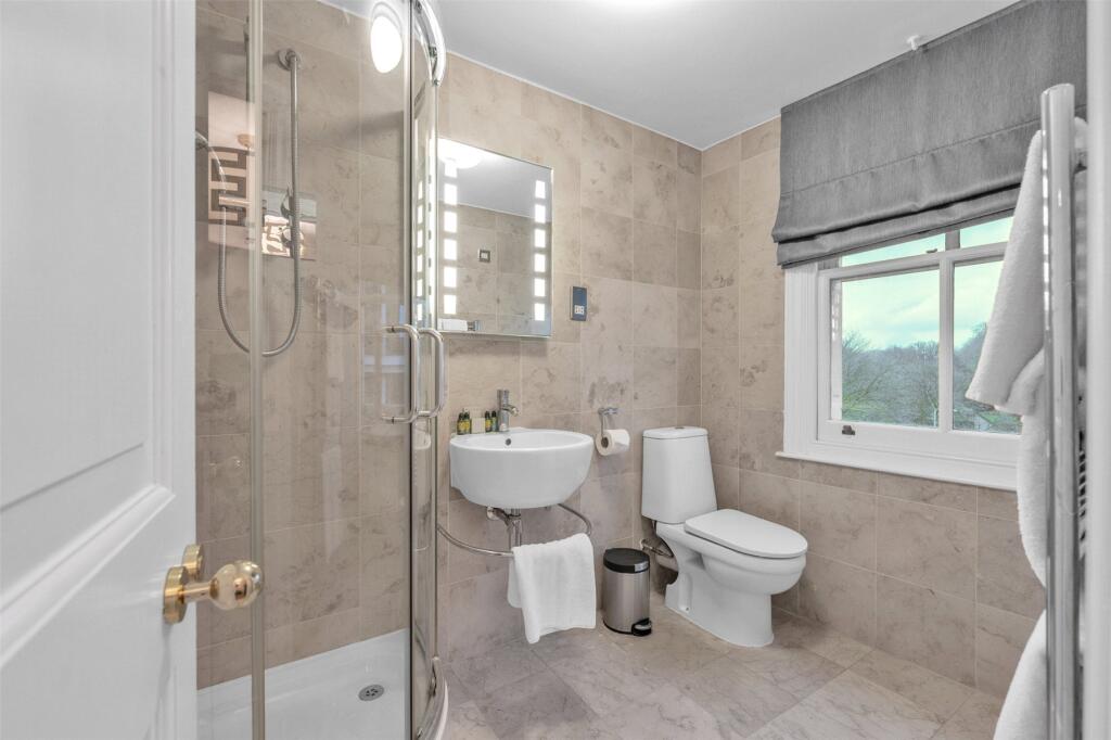 4 bedroom terraced house for rent