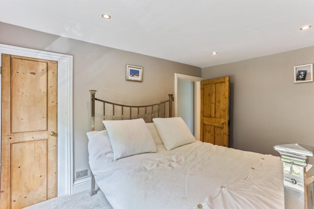 House in Winkfield, Bracknell Forest - View 5