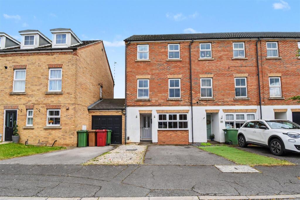 Main image of property: Pinewood Close, Scunthorpe