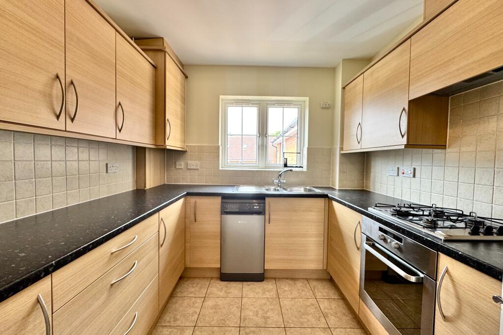 Apartment in Fareham, Hampshire - View 2