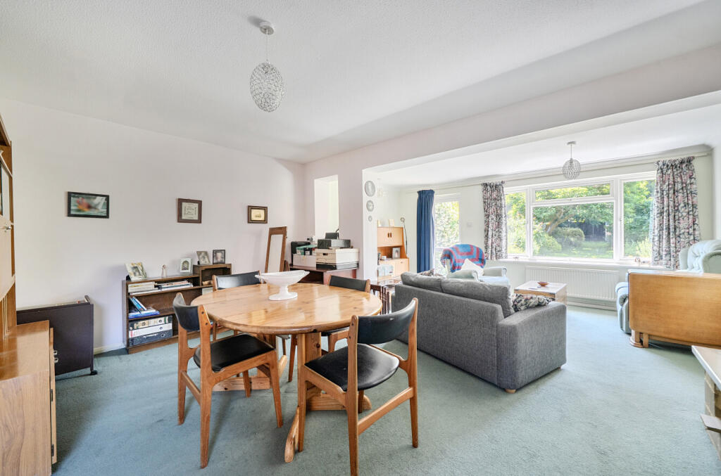 Guildford Road, Lightwater, Surrey, GU18 photo 3
