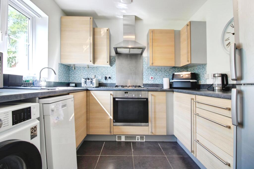 House in Swindon, Haydon Wick - More