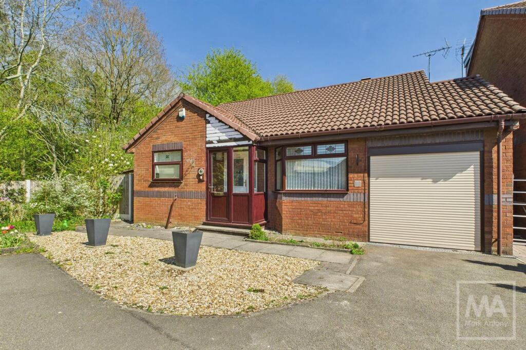 3-bed detached on Hudson Close, Old Hall, WA5, £270,000