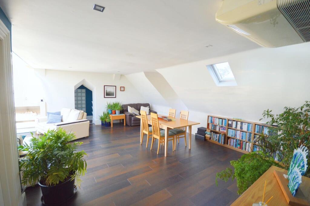 Apartment in Northampton - View 4