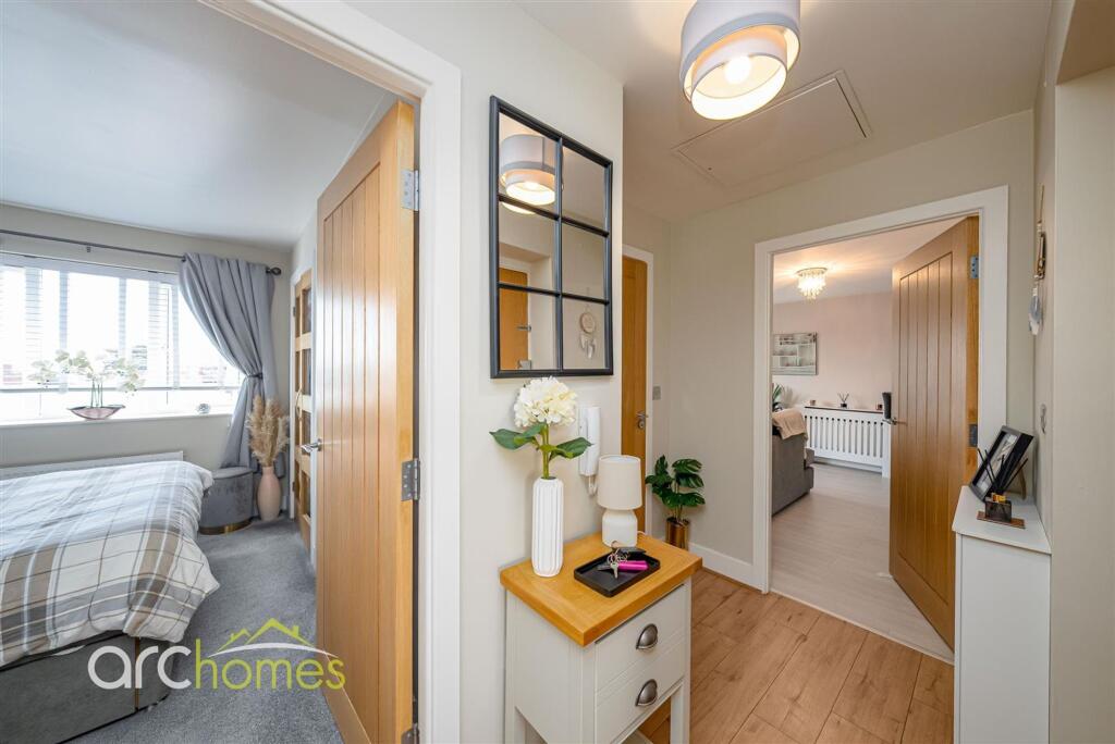 Apartment in Wigan, Lilford - View 5