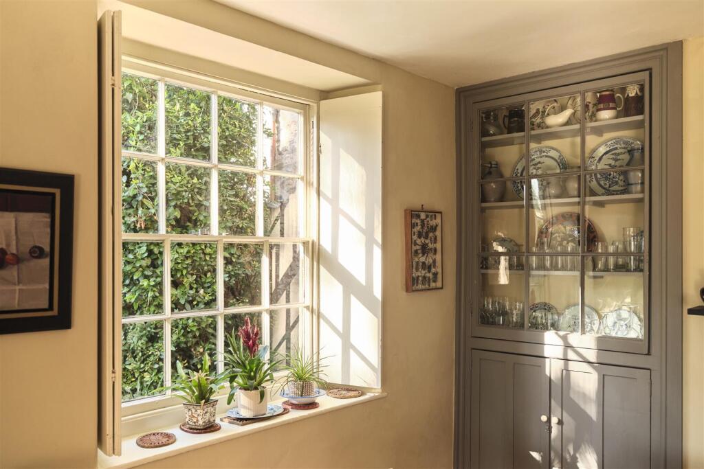 House in Axbridge, Somerset - More