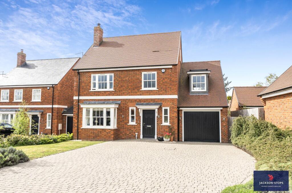 Main image of property: Eversden Close, Little Brickhill, Buckinghamshire, MK17