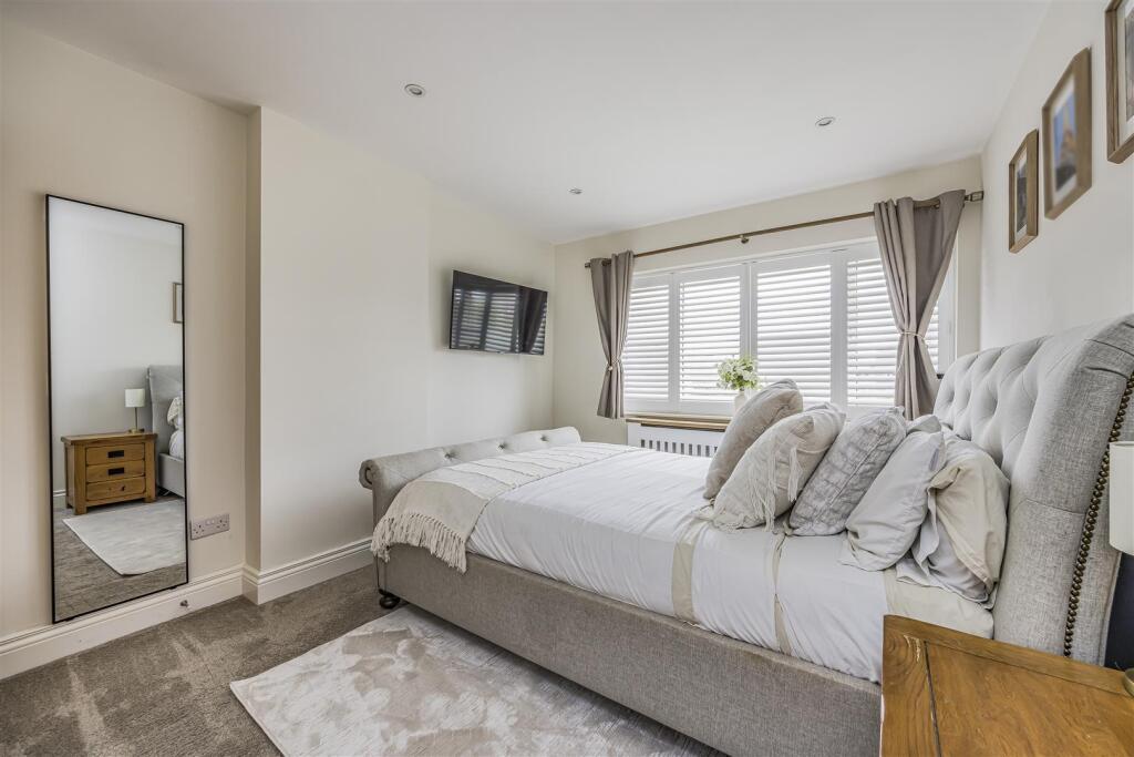 House in Chichester, Southbourne - More