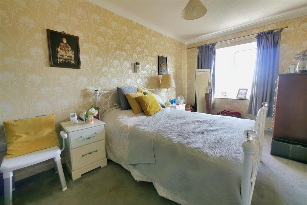Gratwicke Road, Worthing - More