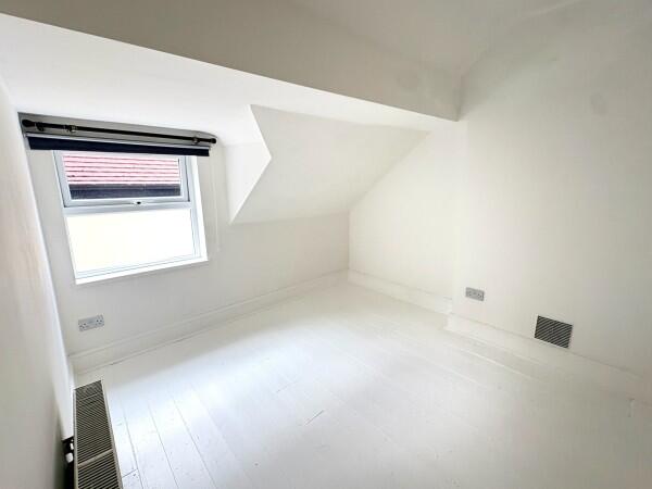 Apartment in Wirral, West Kirby - More