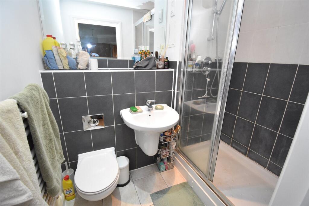 Apartment in Luton - More