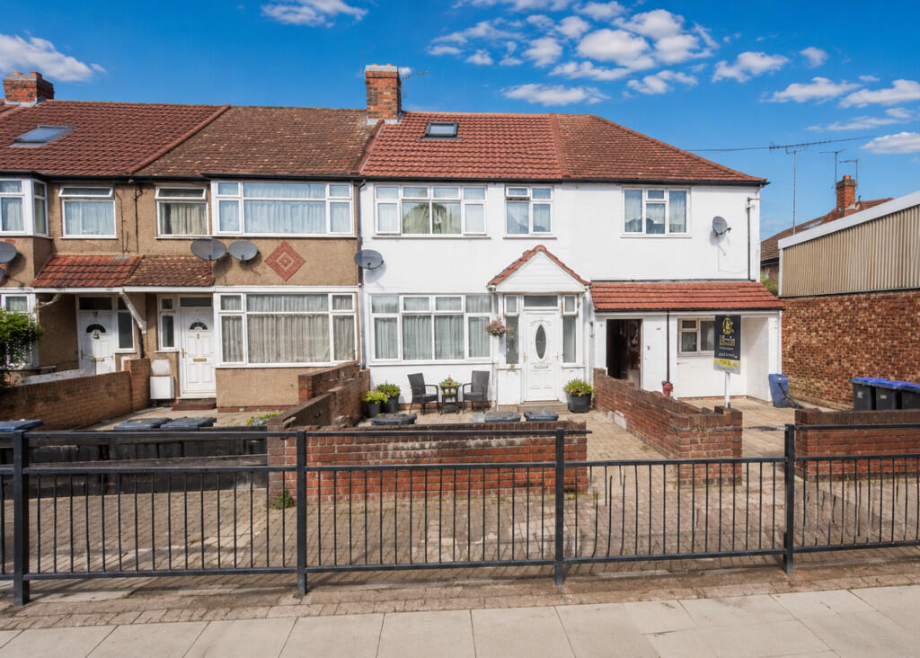 Main image of property: Western Road, Southall