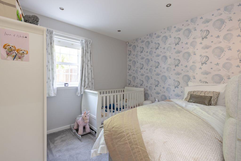 Apartment in Edinburgh, Baberton, Juniper Green - View 5