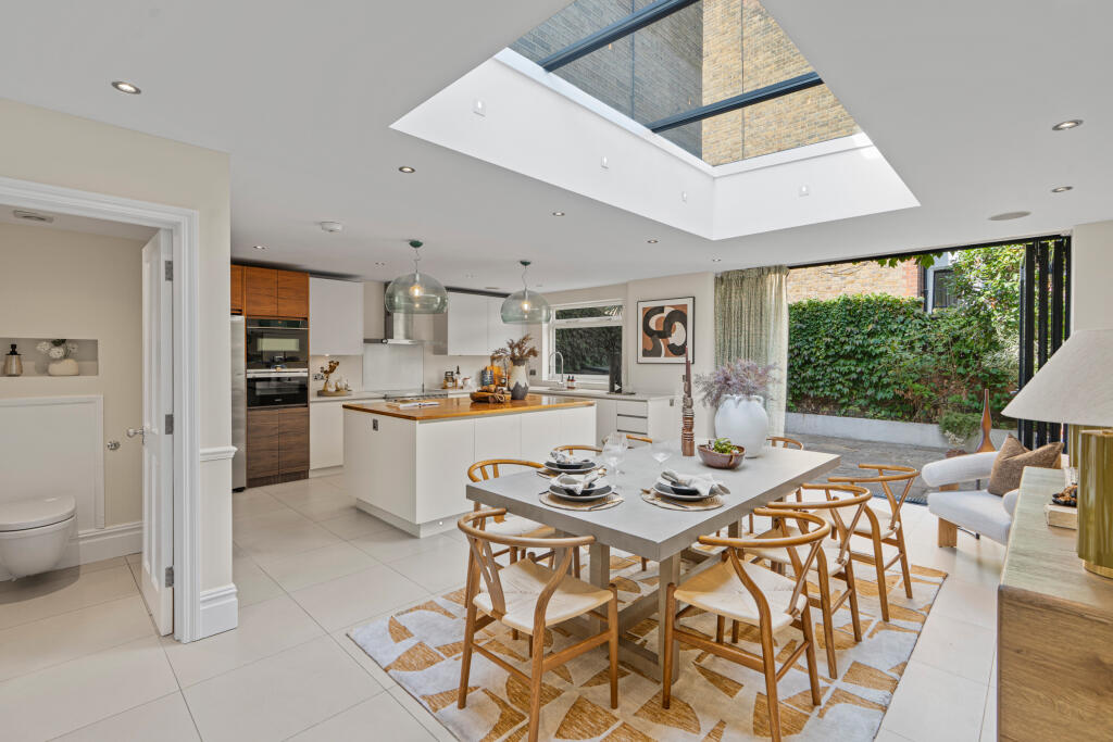 House in London - View 5