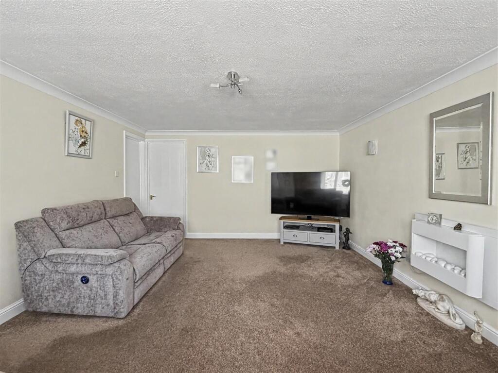 Chilcompton Road, Midsomer Norton photo 5