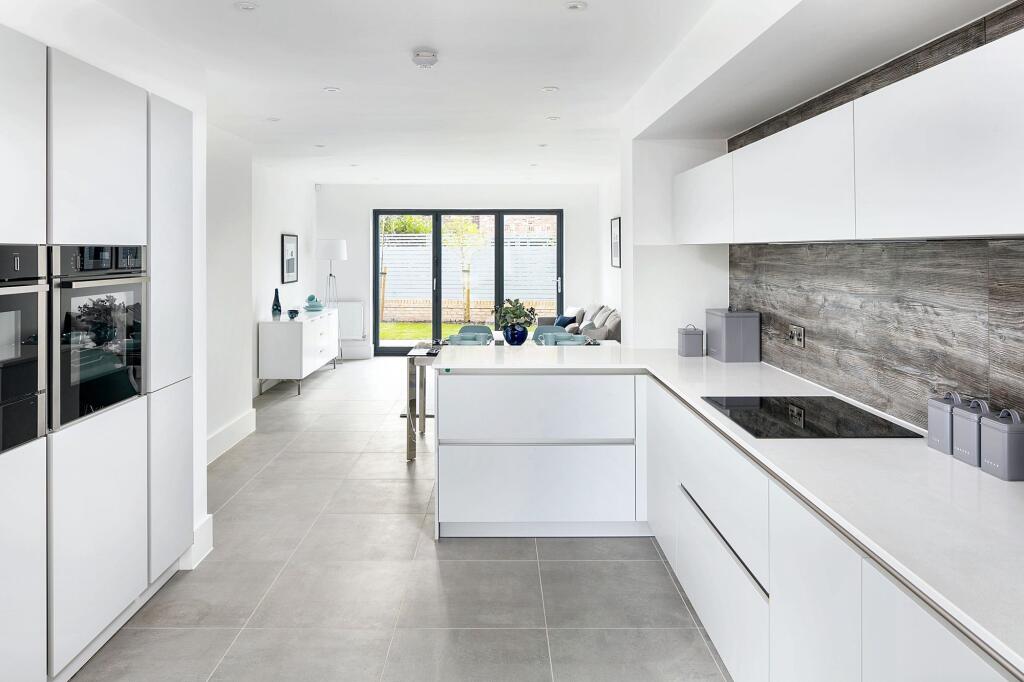 Aspen Close, Worsley, M28 photo 2