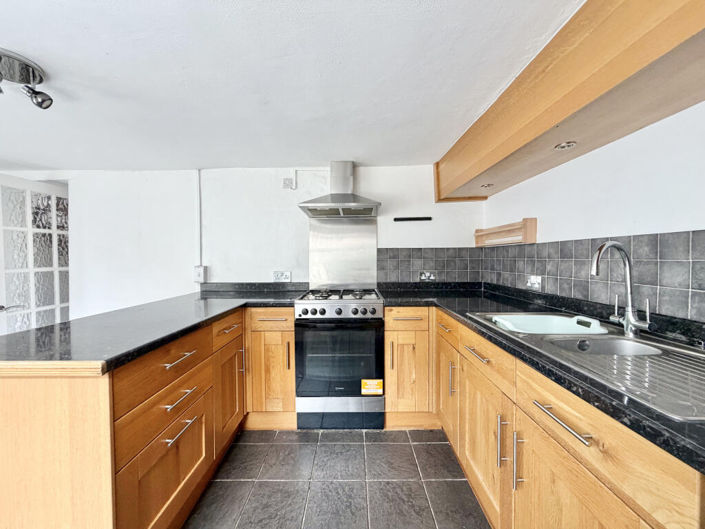 Kingston Road, Taunton, Somerset photo 4