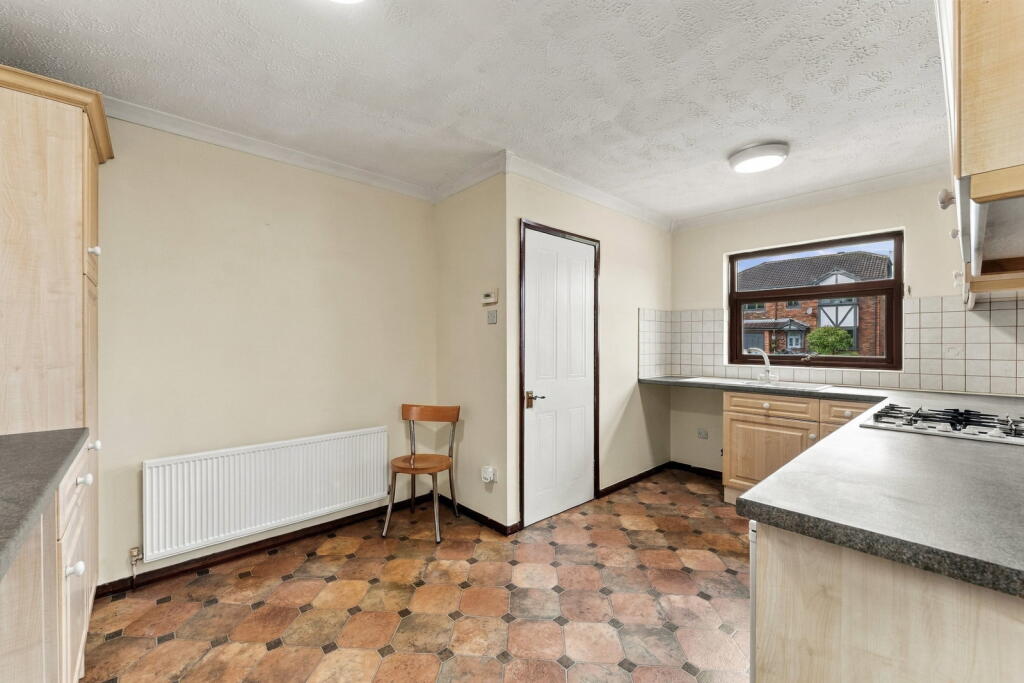 House in Macclesfield, Cheshire East - More