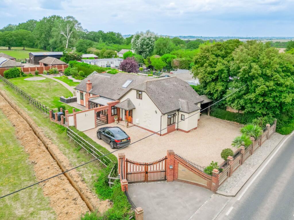 Main image of property: Hullbridge Road, Rayleigh, SS6