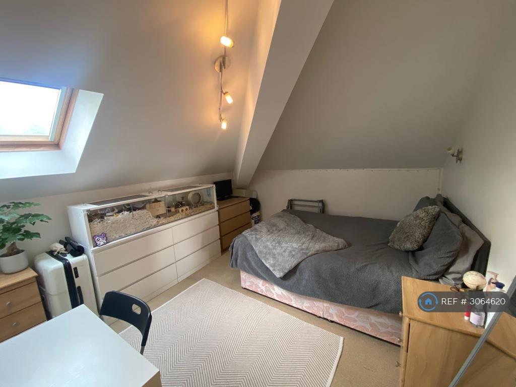 Apartment in Leeds, Kirkstall - View 2