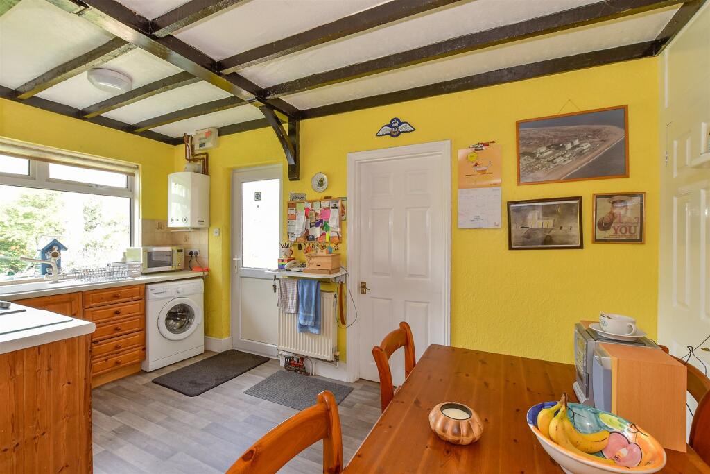 Tower Estate, Dymchurch, Romney Marsh, Kent photo 4