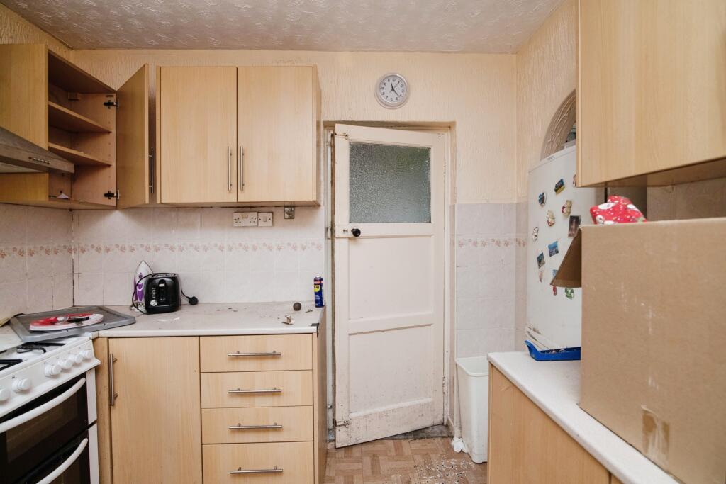 Highview Street, Dudley, DY2 photo 3
