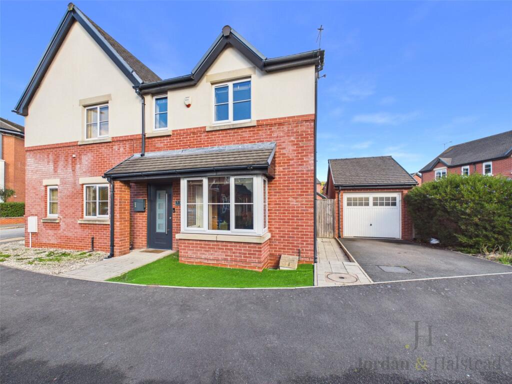 3-bed semi-detached on Barlow Drive, Helsby, Frodsham, Cheshire, WA6, £270,000