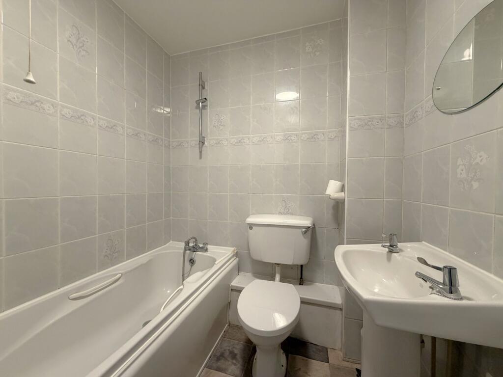 Apartment in Rochester - More