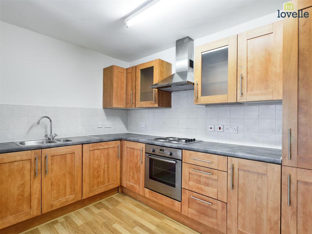 Apartment in Lincoln, Ermine West - View 4