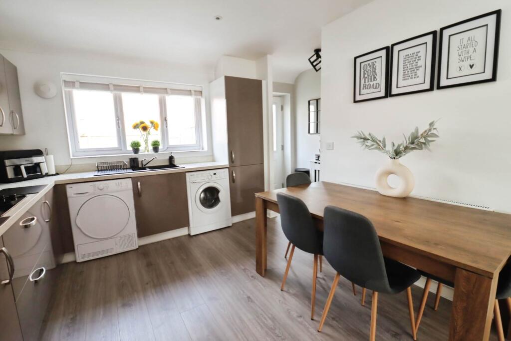 House in Wirral, Liverpool City Region - View 4