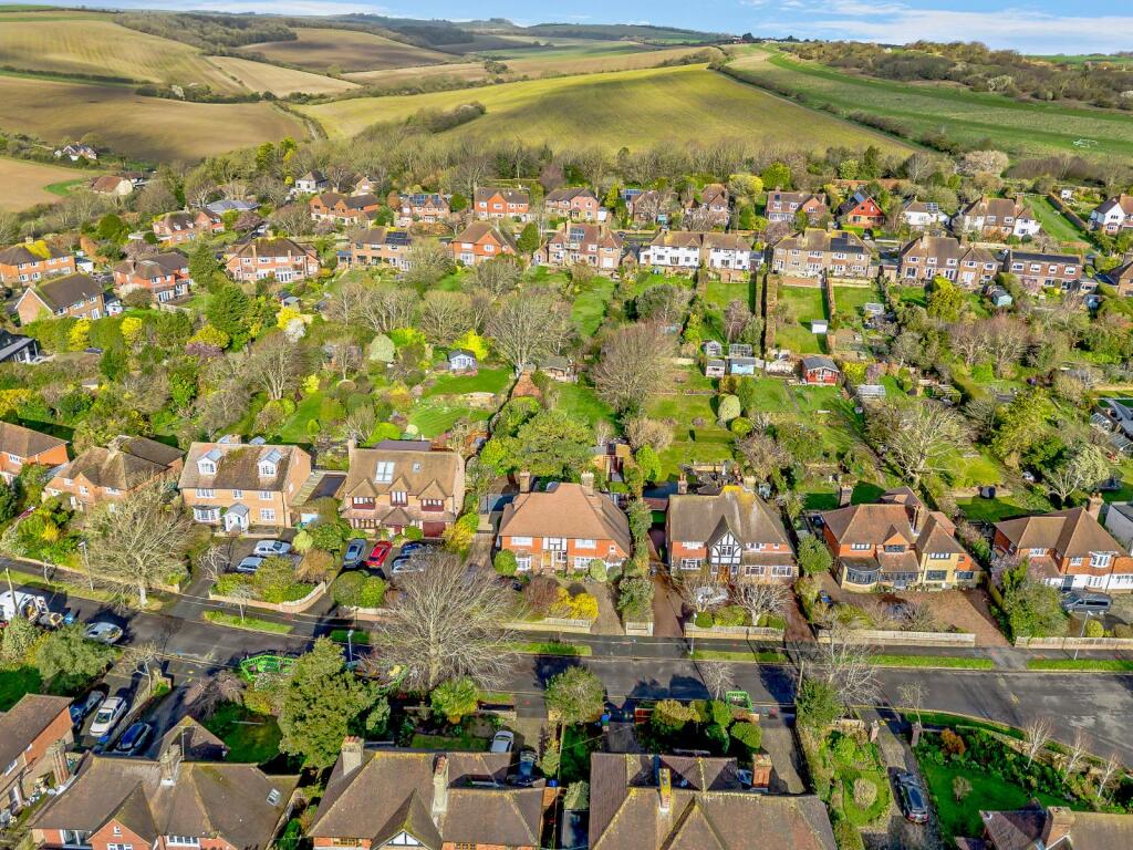 66, Houndean Rise, Lewes, East Sussex photo 2