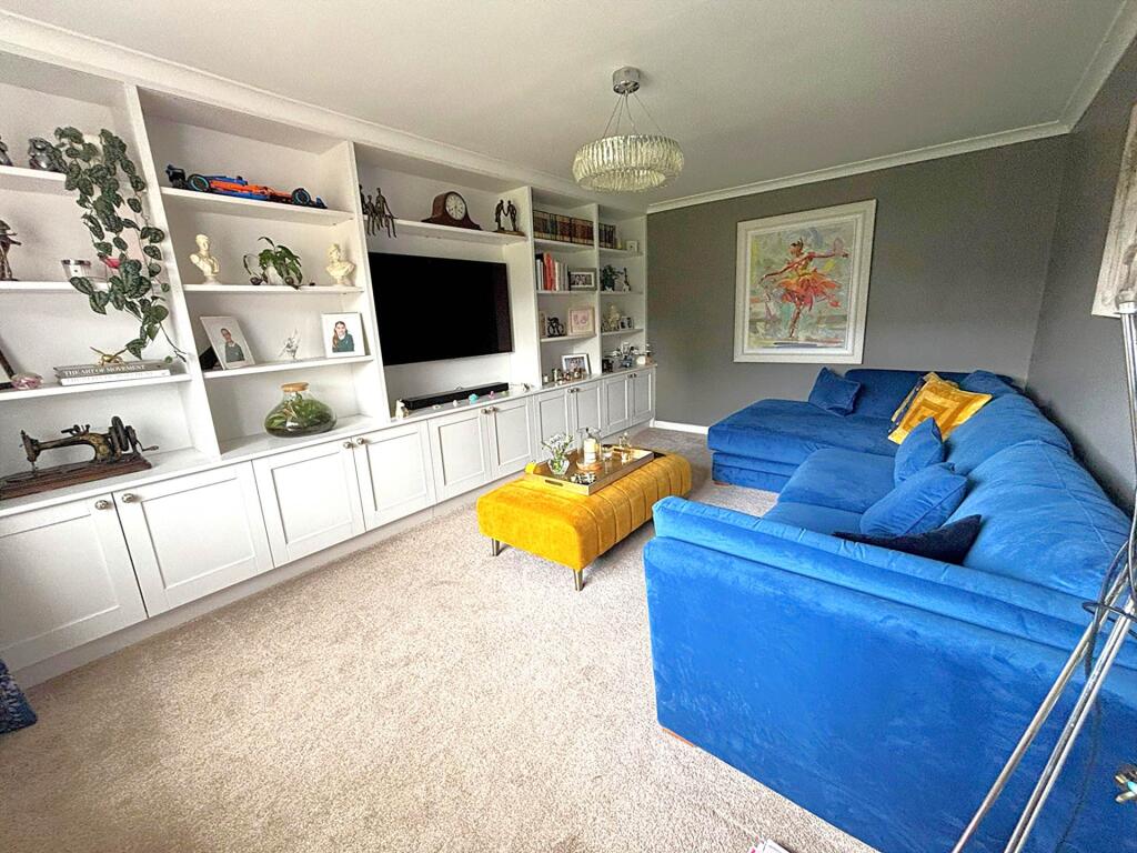 Ailesbury Way, Burbage, Marlborough, SN8 3TD photo 4