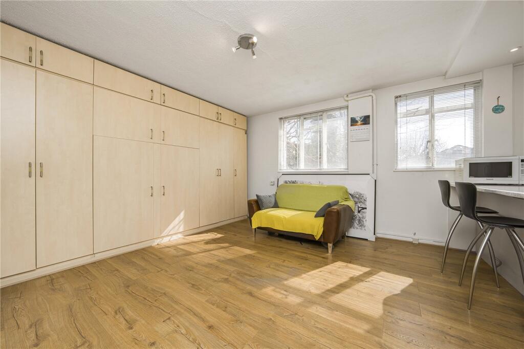 Harwood Court, London, SW15 photo 4