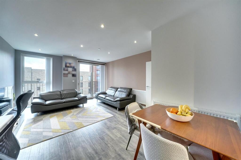 Apartment in London, Ponders End - View 5