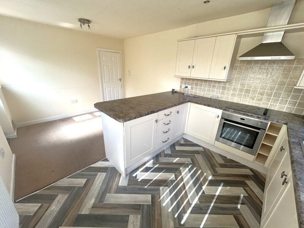 West Royd Drive, Mirfield, WF14 9LP photo 4