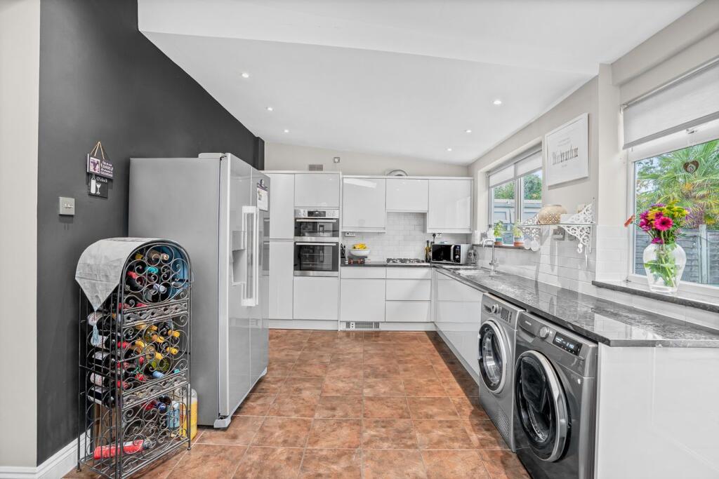 House in Spelthorne, Surrey - View 4