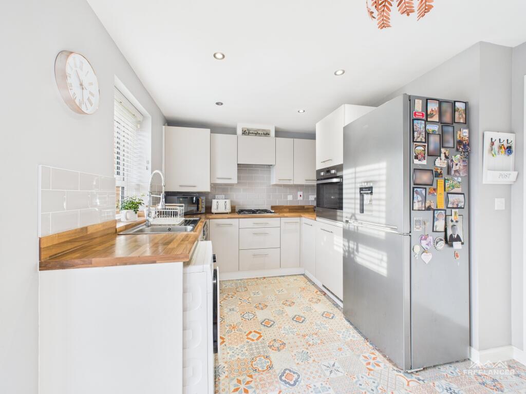 House in Newport, Cefn, Rogerstone - More