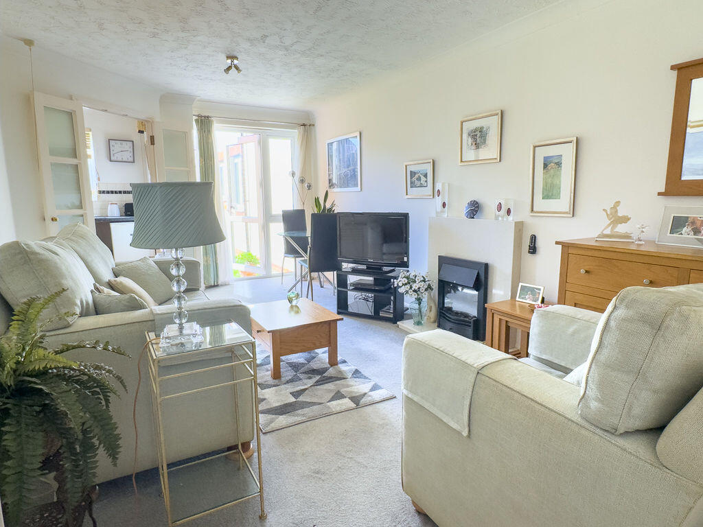 Shrubbs Drive, Bognor Regis photo 4