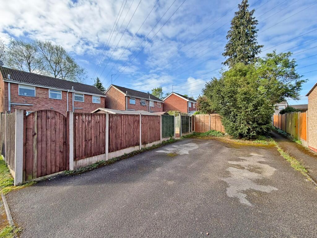 Brookside Close, Wombourne, WV5 photo 2